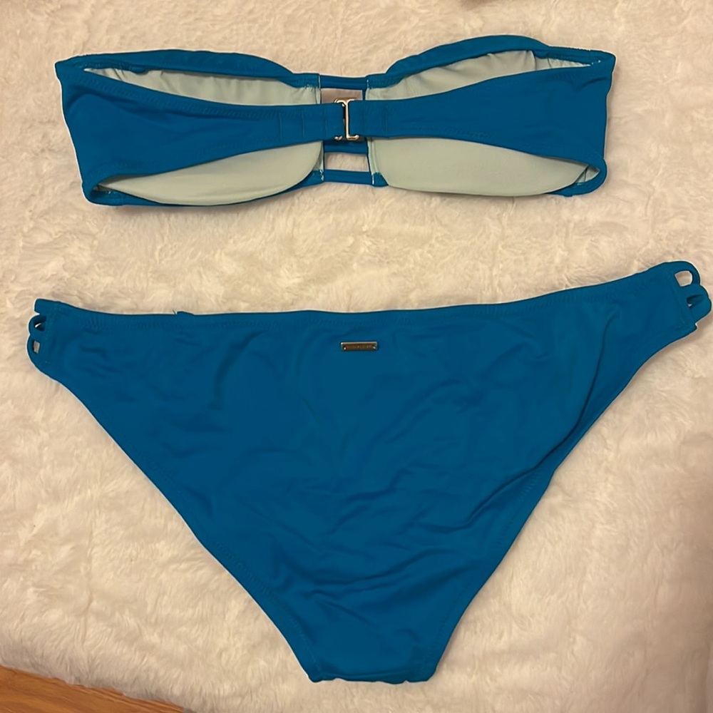 Victoria Secret Bikini Set - Picture 2 of 4